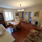 Cozy Apartment Near The City Walls