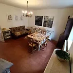 Cozy Apartment Near The City Walls