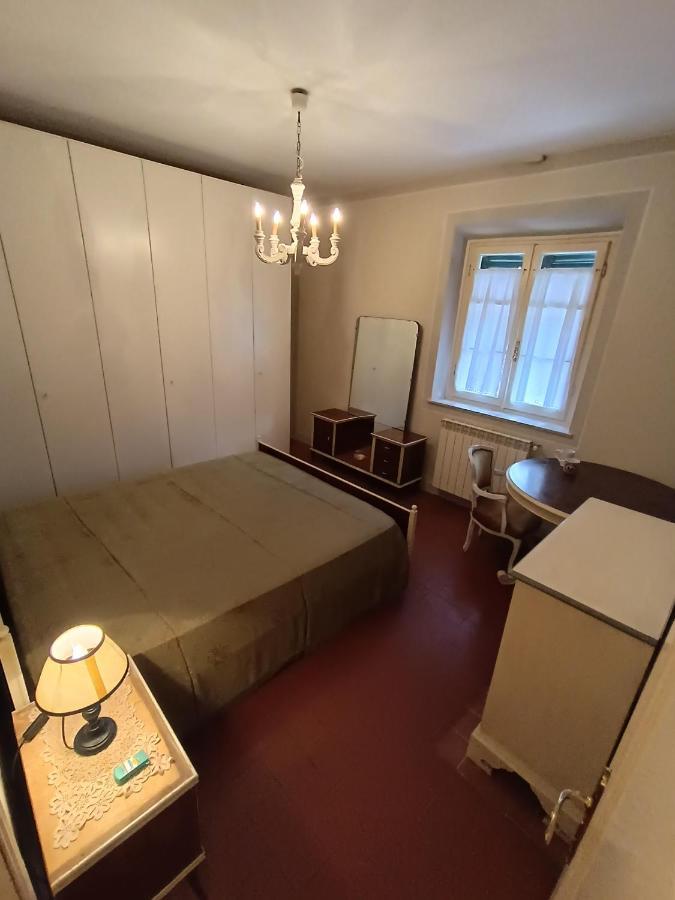 Cozy Near The Walls